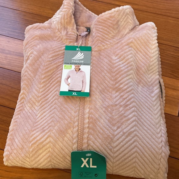 Free 2B Ladies Peak Butter Pile Jacket - Picture 4 of 4